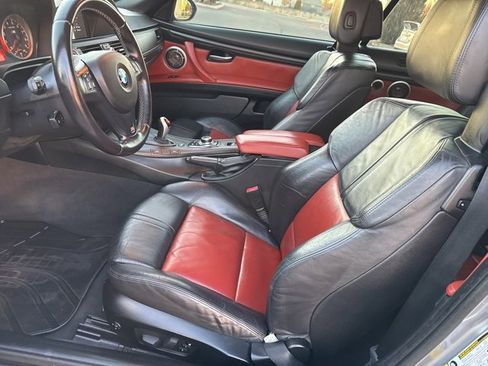 Used 2013 BMW M3 Convertible image 21