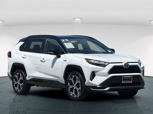 Used 2023 Toyota RAV4 XSE w/ Weather Package AWD/4WD image 9