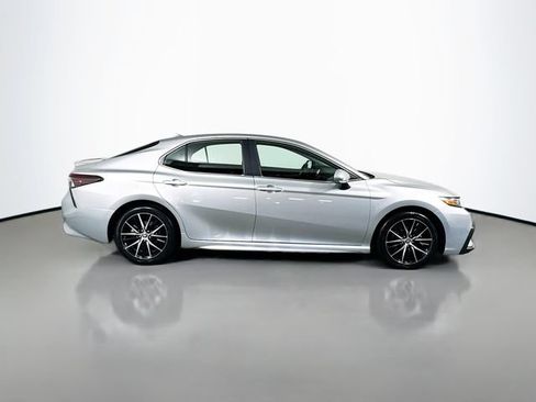 Used 2024 Toyota Camry SE FWD image 9