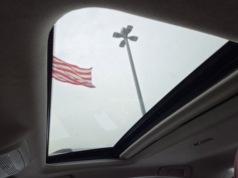 Used 2024 MAZDA MAZDA3 s image 23