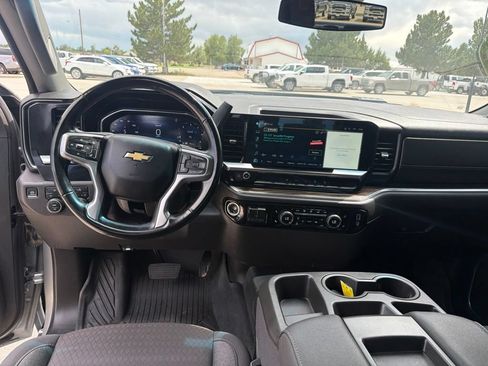 Used 2024 Chevrolet Silverado 2500 LT AWD/4WD image 11