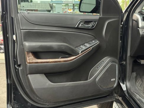 Used 2019 Chevrolet Suburban LT AWD/4WD image 19