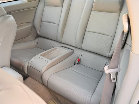 Used 2007 INFINITI G35 Coupe w/ Premium Pkg image 16