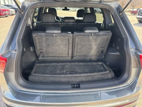 Used 2023 Volkswagen Tiguan SE R-Line image 17