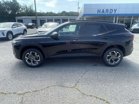 New 2026 Chevrolet Trax LT w/ LT Convenience Package FWD image 6