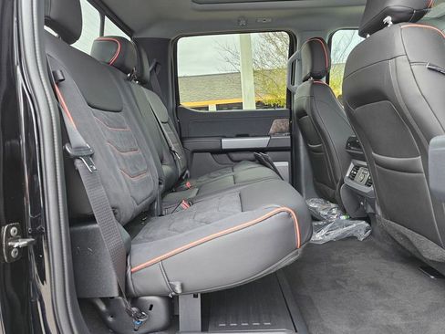 New 2026 Ford F250 Lariat w/ Black Appearance Package AWD/4WD image 32