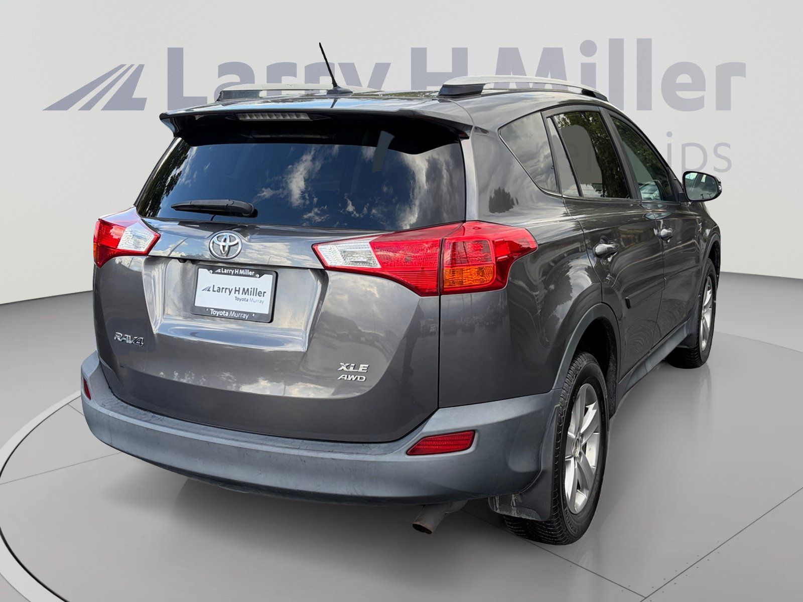 Used 2015 Toyota RAV4 XLE AWD/4WD image 5