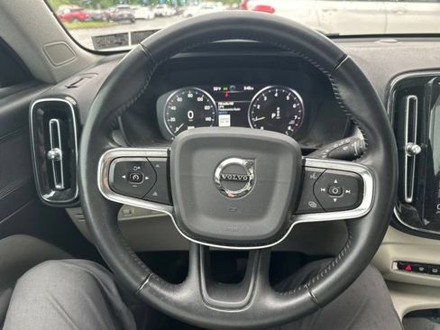 Used 2021 Volvo XC40 T5 Momentum w/ Protection Package Premier AWD/4WD image 23