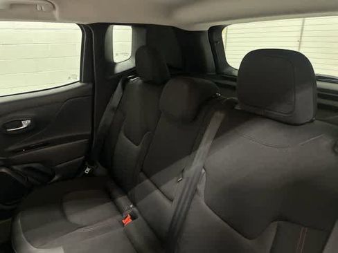 Used 2021 Jeep Renegade Trailhawk AWD/4WD image 14