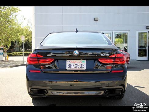 Used 2019 BMW 740i w/ M Sport Package RWD image 7