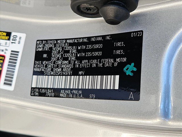Used 2023 Toyota Sienna Platinum FWD image 28