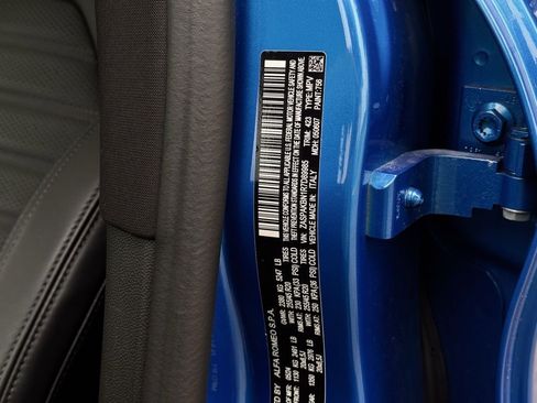 Used 2024 Alfa Romeo Stelvio Veloce image 27