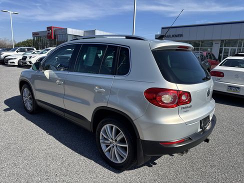 Used 2011 Volkswagen Tiguan S image 24