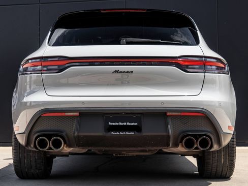 Used 2024 Porsche Macan AWD/4WD image 10