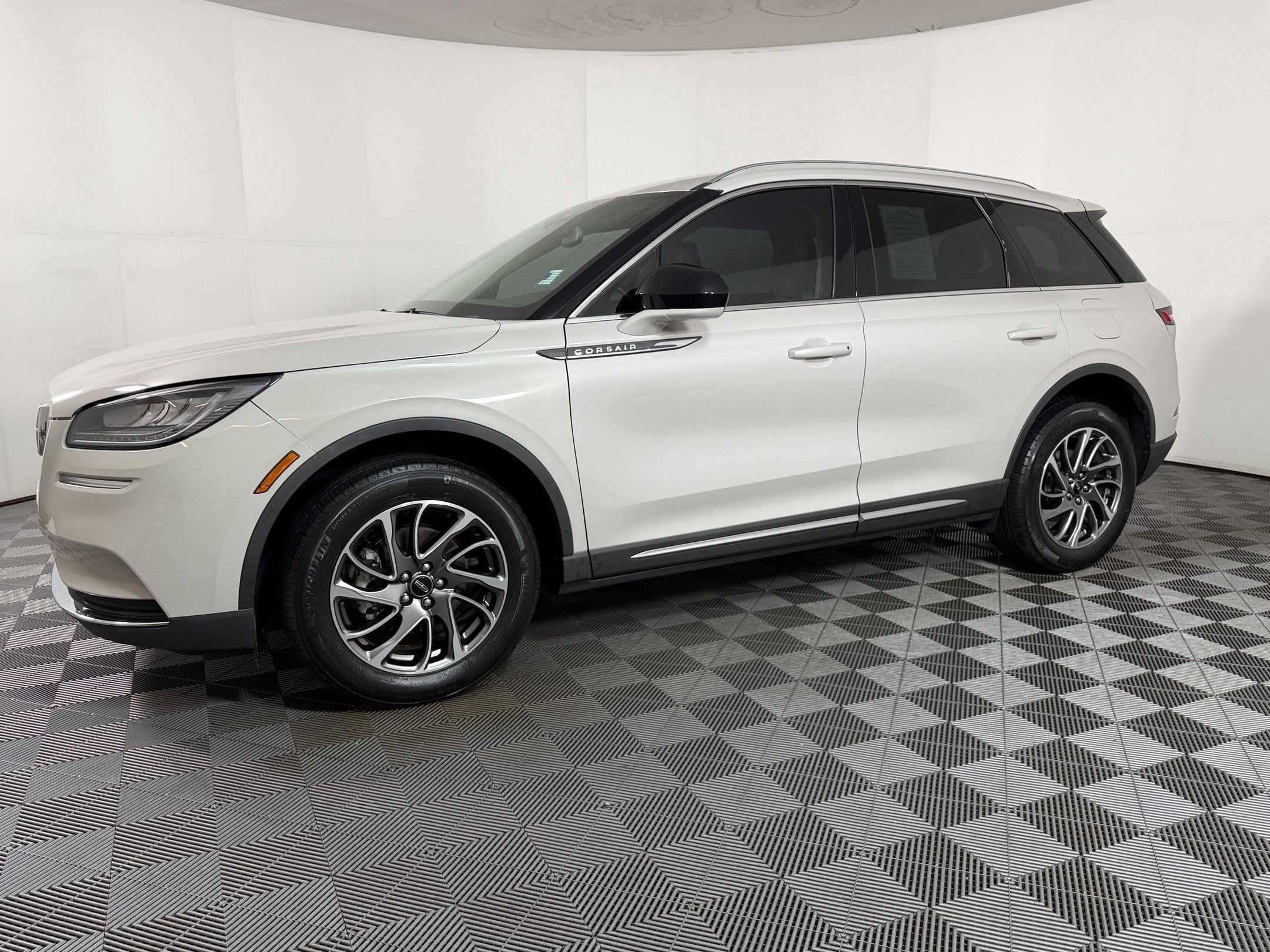 Used 2022 Lincoln Corsair FWD w/ Equipment Group 101A image 25