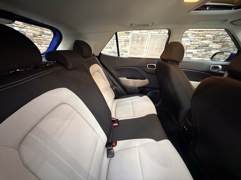 Used 2024 Hyundai Venue SEL FWD image 40