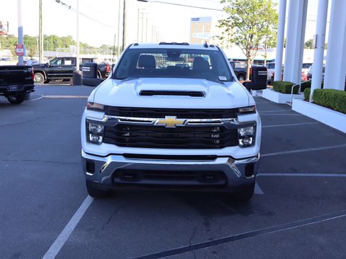 Used 2024 Chevrolet Silverado 3500 LT AWD/4WD image 3