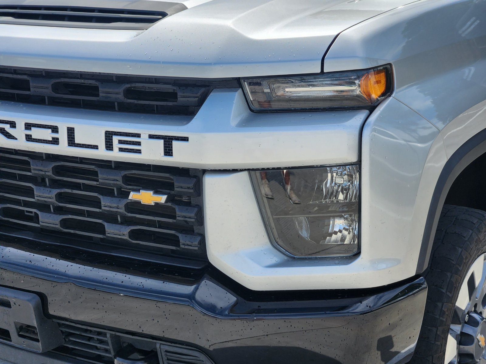 Used 2022 Chevrolet Silverado 2500 Custom w/ Custom Value Package AWD/4WD image 9