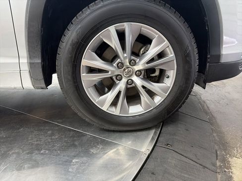 Used 2015 Toyota Highlander Plus image 10