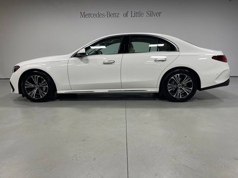 Used 2025 Mercedes-Benz E 350 4MATIC Sedan image 2