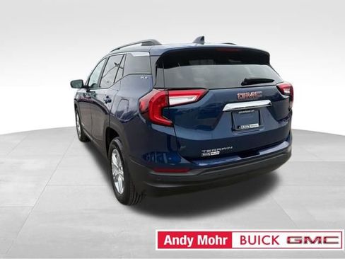Used 2023 GMC Terrain SLE w/ Driver Convenience Package image 10