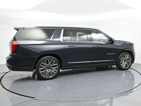 Used 2025 GMC Yukon XL Denali Ultimate w/ LPO, Floor Liner Package image 8