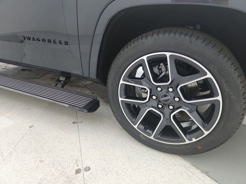 New 2025 Jeep Wagoneer Series III w/ Quick Order Package 25C Super image 36