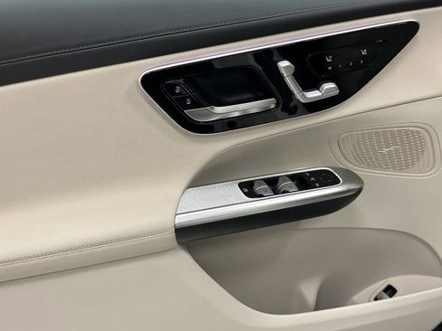 Certified 2025 Mercedes-Benz GLC 300 image 10