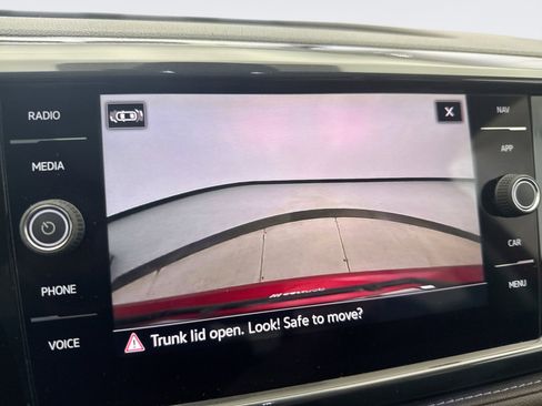 Used 2022 Volkswagen Taos SEL image 15