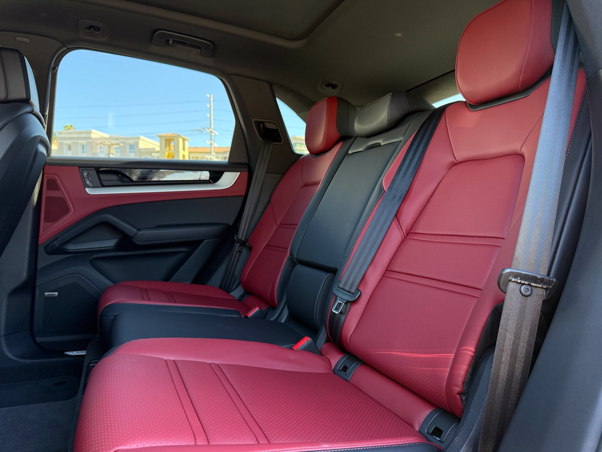 Used 2026 Porsche Cayenne AWD/4WD image 29