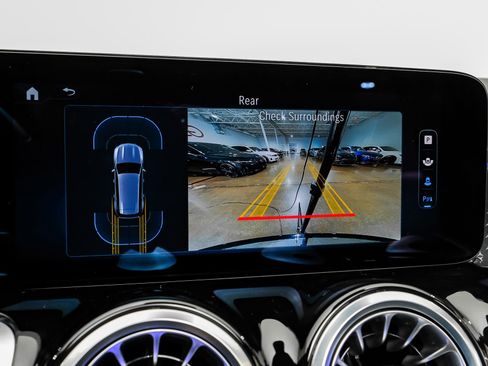 Used 2024 Mercedes-Benz GLB 250 w/ Exclusive Package image 26