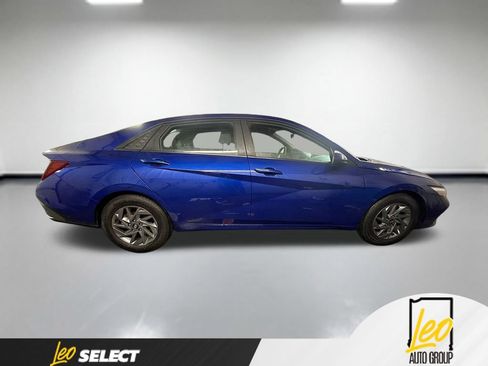 Used 2024 Hyundai Elantra SEL FWD image 9