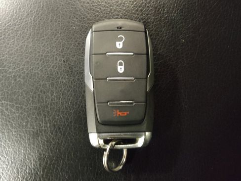 Used 2020 RAM 1500 Big Horn RWD image 32