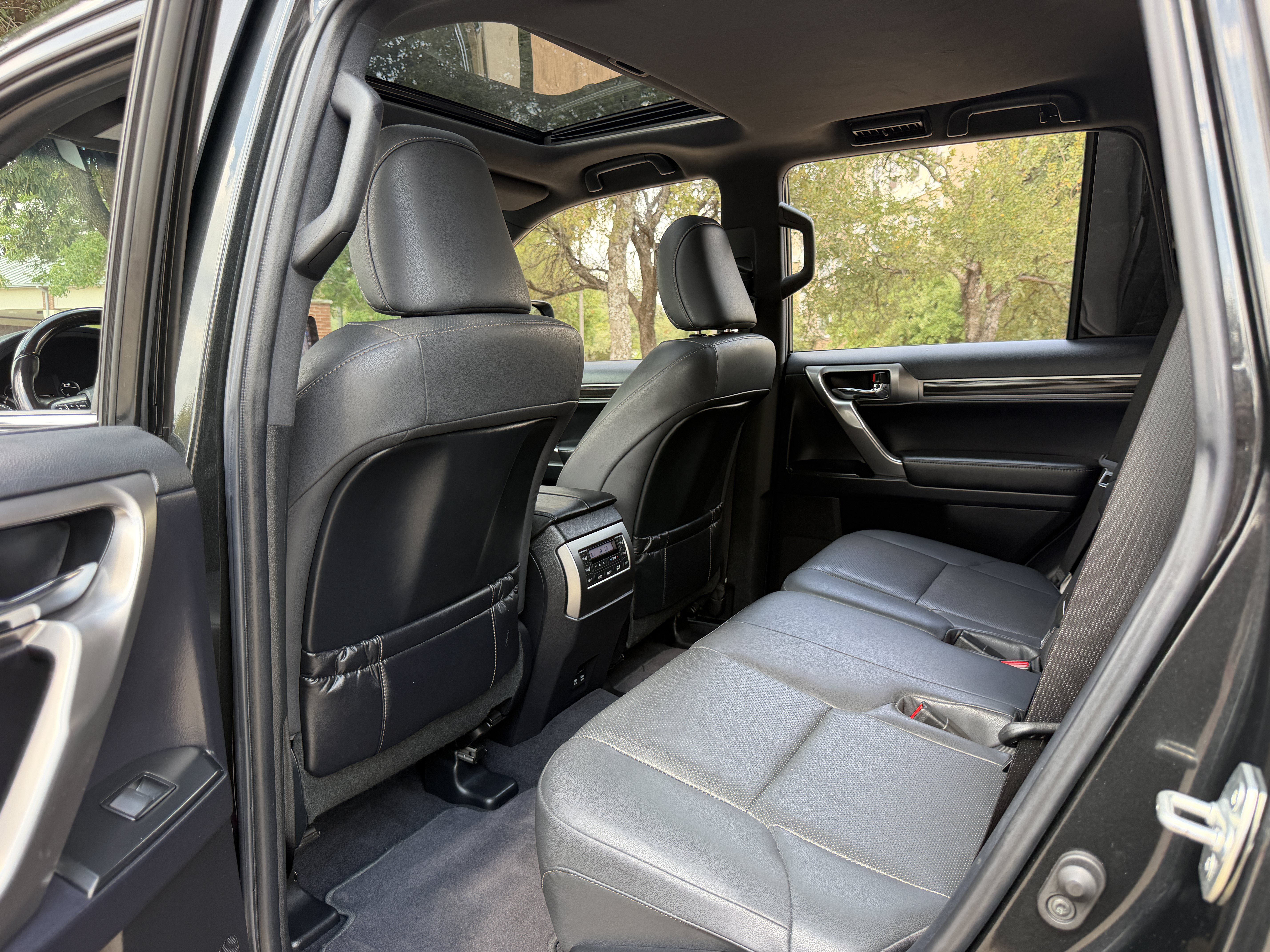 Used 2022 Lexus GX 460 Premium w/ Premium Package AWD/4WD image 32