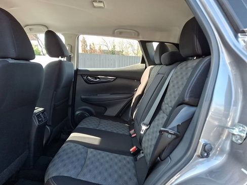 Used 2020 Nissan Rogue Sport SV image 10