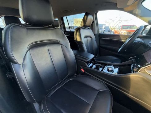 Used 2022 Jeep Grand Cherokee L Limited image 14