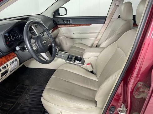 Used 2011 Subaru Outback 2.5i Limited w/ PWR Moonroof Pkg AWD/4WD image 2