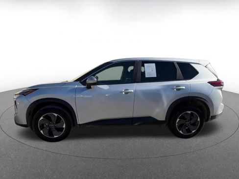 Used 2025 Nissan Rogue SV image 9