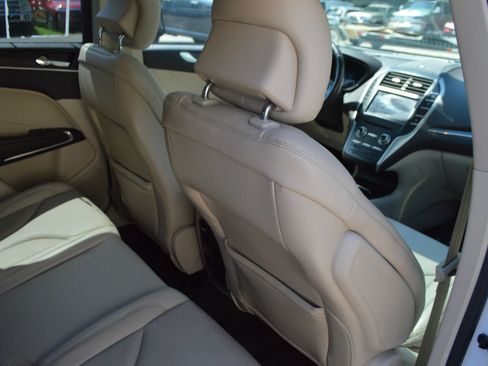 Used 2019 Lincoln MKC Reserve AWD/4WD image 26