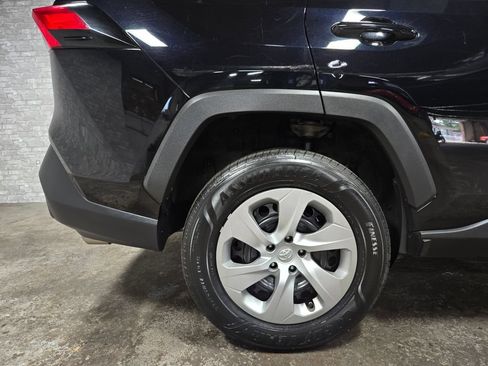 Used 2021 Toyota RAV4 LE AWD/4WD image 58