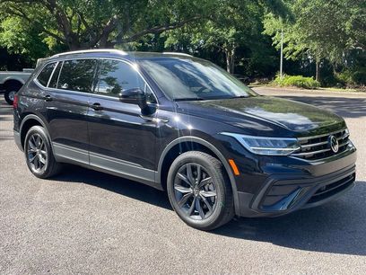 Used 2023 Volkswagen Tiguan SE w/ Panoramic Sunroof Package