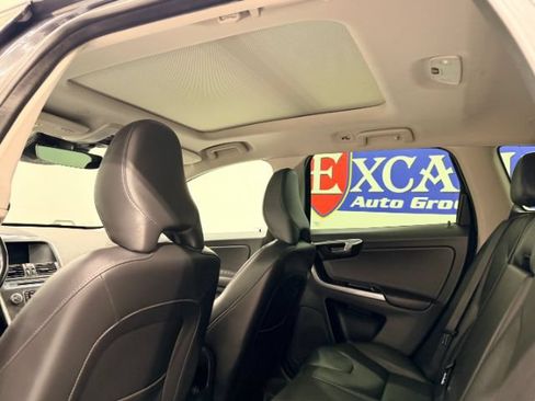 Used 2015 Volvo XC60 T6 Platinum FWD image 12