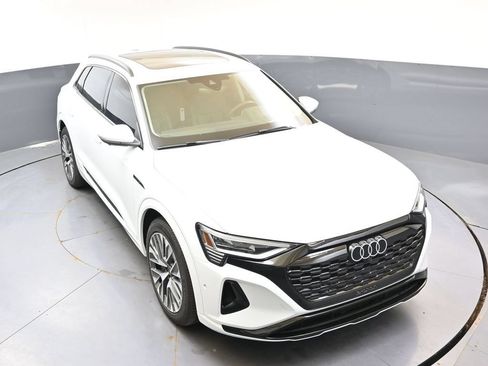 Used 2024 Audi Q8 e-tron Prestige AWD/4WD image 43