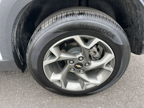 Used 2025 Chevrolet Trax LT image 29