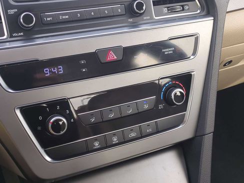 Used 2016 Hyundai Sonata SE image 15