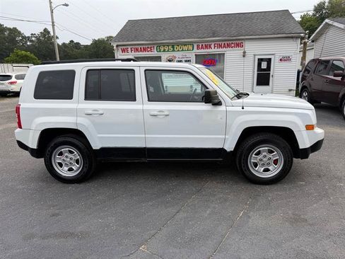 Used 2014 Jeep Patriot Sport w/ Power Value Group AWD/4WD image 8