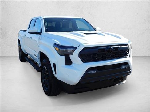 Used 2026 Toyota Tacoma TRD Sport w/ TRD Sport Upgrade Package RWD image 5