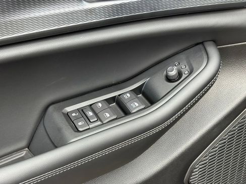 New 2025 Jeep Grand Cherokee Laredo X w/ Luxury Tech Group I image 32