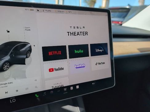 Used 2023 Tesla Model Y Long Range image 17