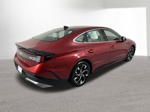 Used 2024 Hyundai Sonata SEL FWD image 33